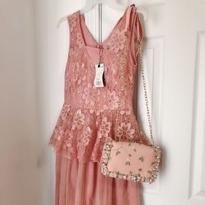 Parties night dress with embroidered lace purse